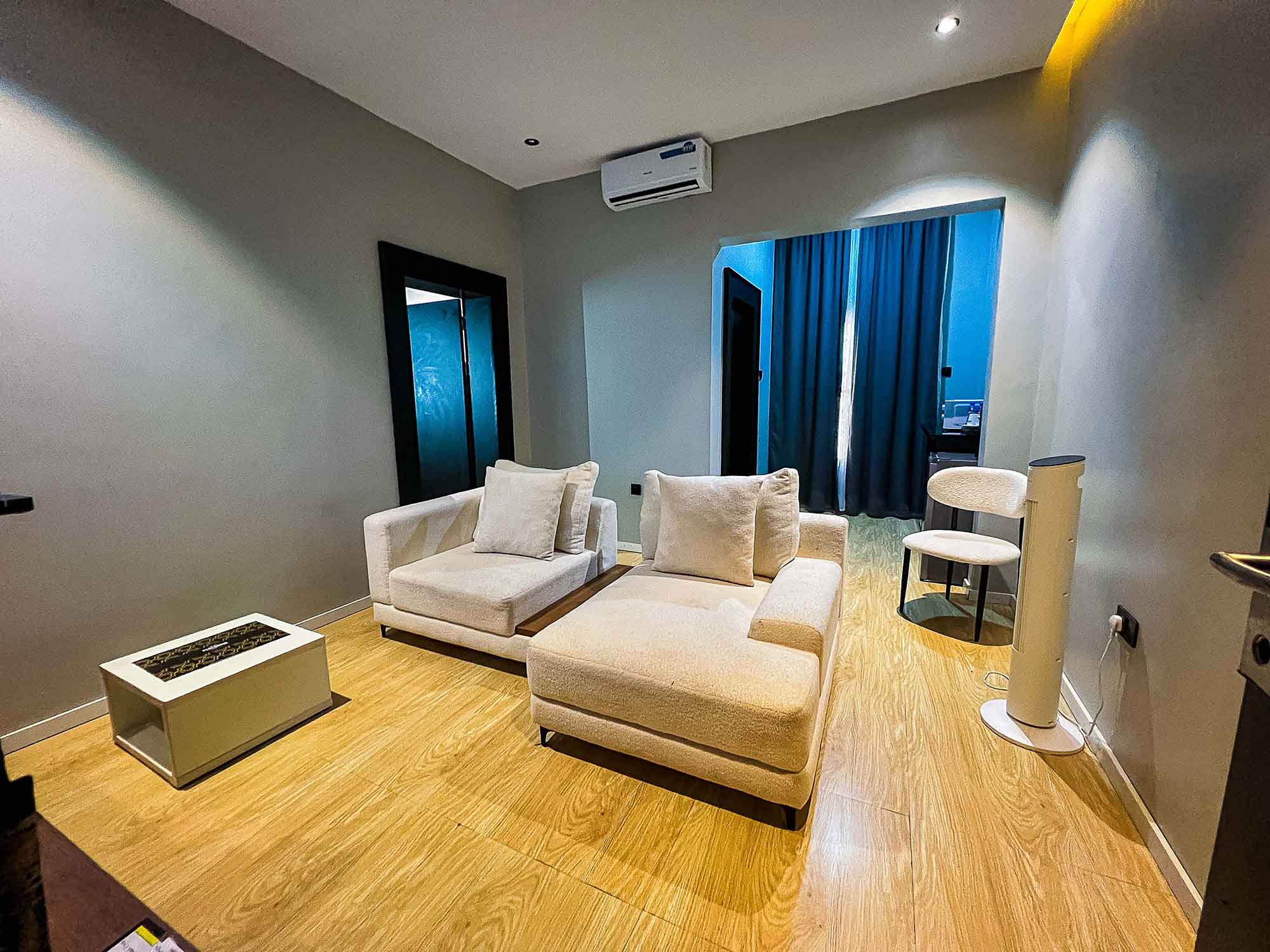 First Class Suite image